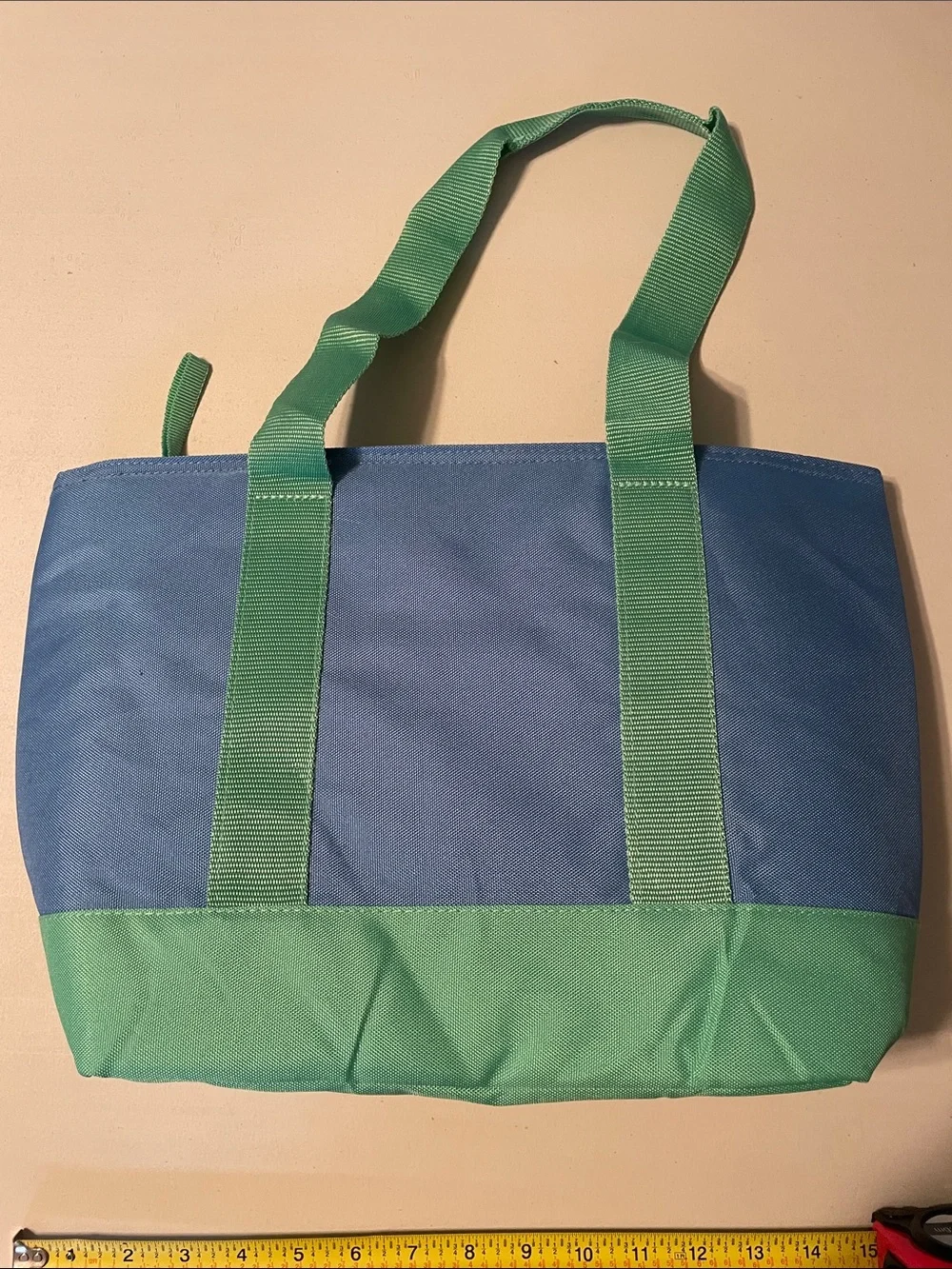 Arctic  Zone Insulated Tote bag Holds 12 cans NWT blue green